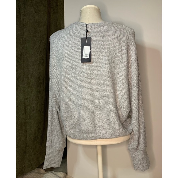 Dynamite Women’s Sweater - Picture 4 of 4